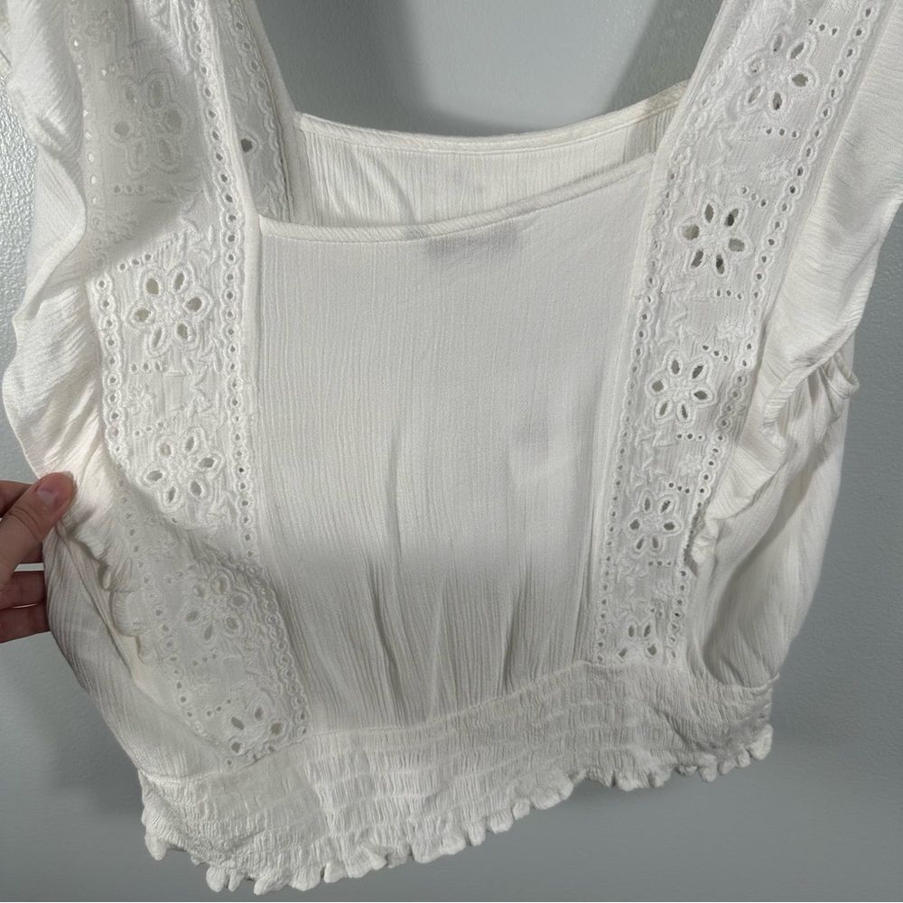 American Eagle Outfitters White Ruffled Flutter Sleeve Blouse NWT Size Medium - Picture 7 of 14